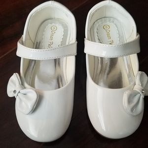 Toddler Girls size 9 White dress SHOES Dream Paris